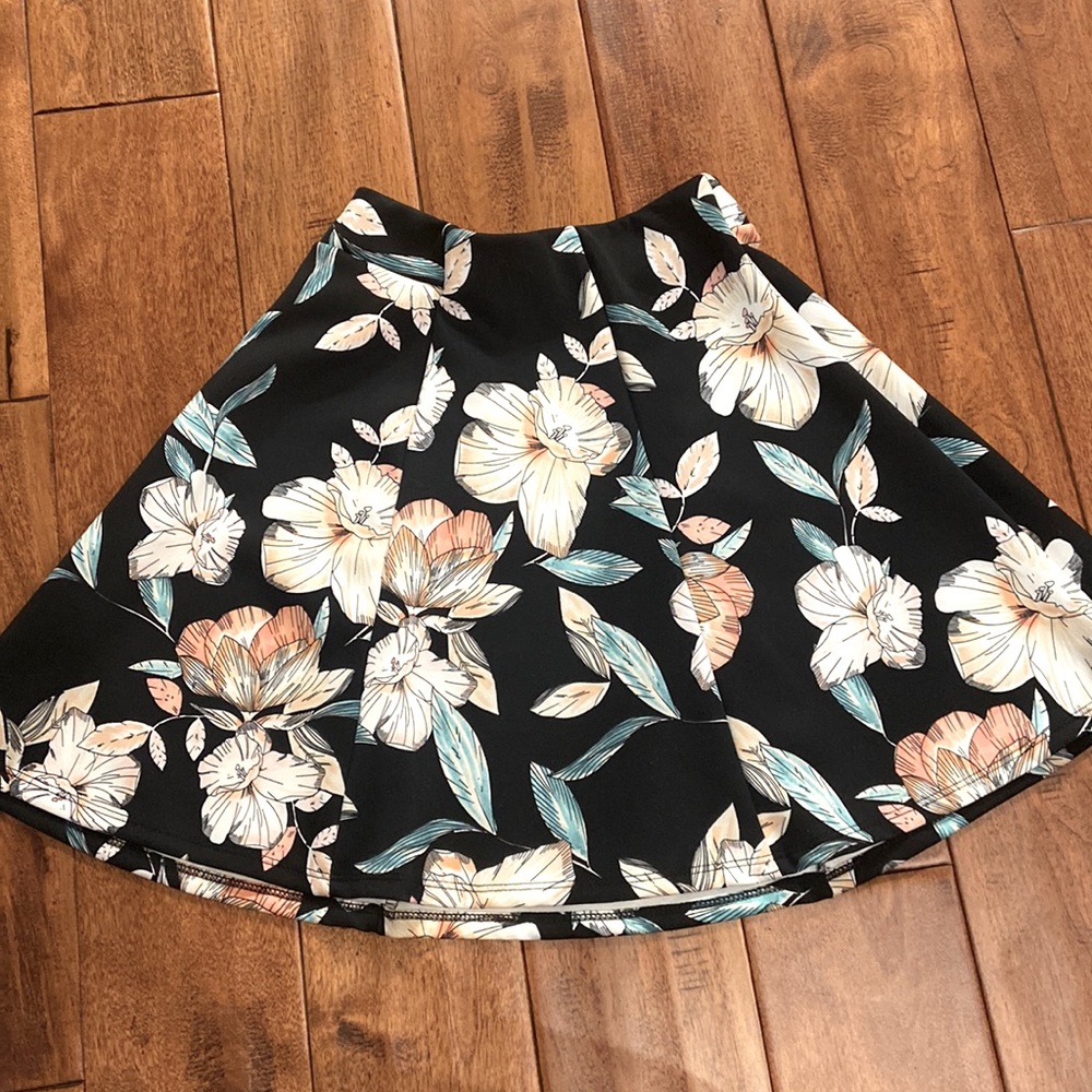 Women’s Black Floral Mini Skirt